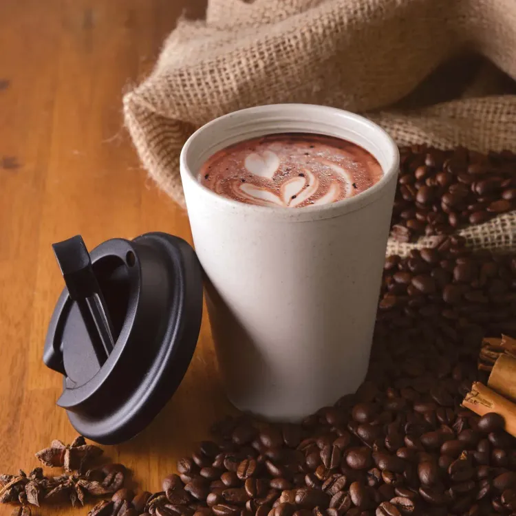 Aroma Eco Cup / Comfort Lid - Lifestyle