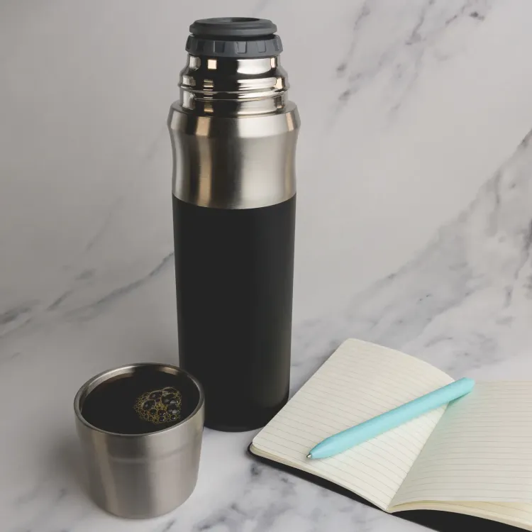 Monte Vacuum Flask - Lifestyle