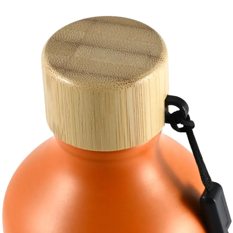 Gelato Aluminium Bottle with Bamboo Lid - Cap Close Up
