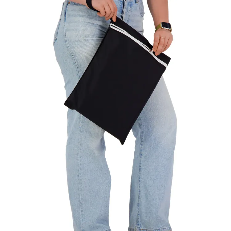 Cosi Wet Bag - Lifestyle 2