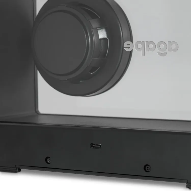 Lightriot Speaker - Closeup Port