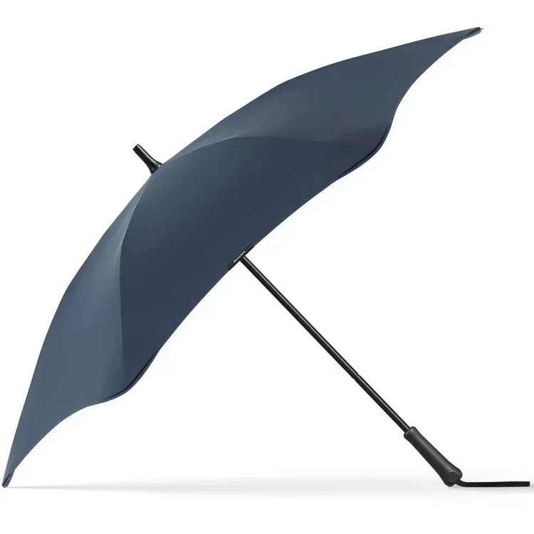 Side view of BLUNT Classic umbrella in midnight navy with black handle