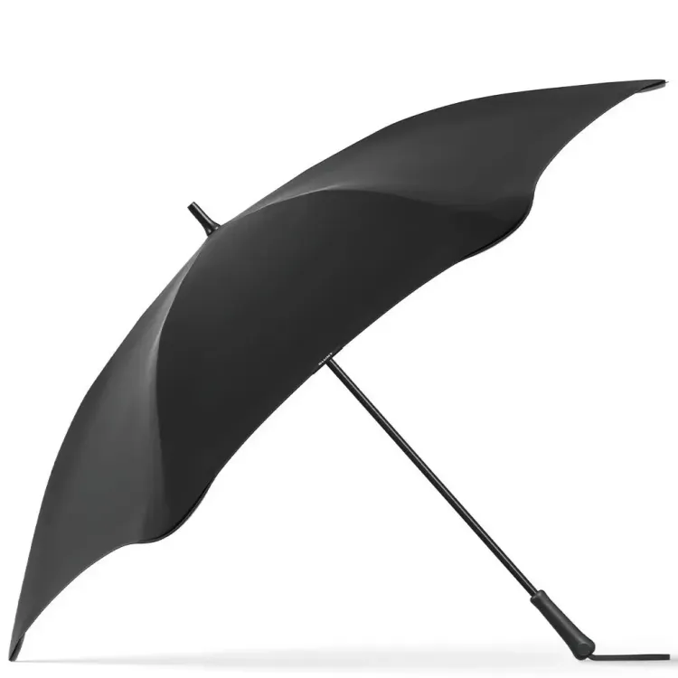 Side view of BLUNT Exec umbrella in ink black showing curved canopy and handle