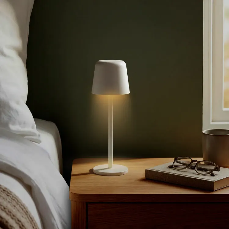 Ember Rechargeable Table Lamp — Feature