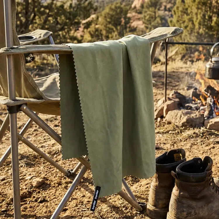 Frontier Rapid Dry Towel — Feature