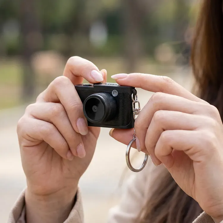 Candid Mini Camera — Feature