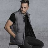 smpli-Basin-Puffa-Vest-grey-melange-men's lifestyle.jpg