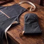 Keepsake Canvas Apron & Oven Mit Set — Feature